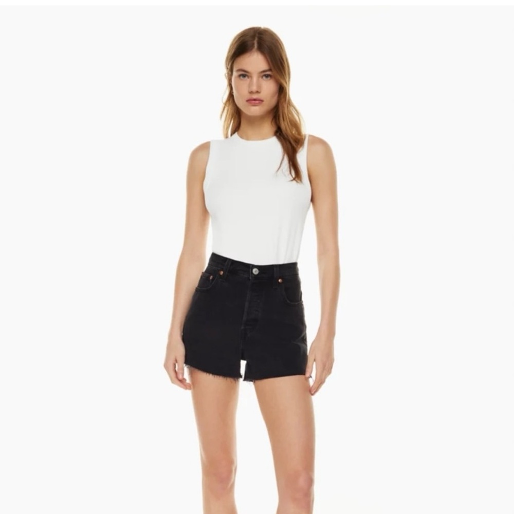 Levi’s Ribcage Shorts